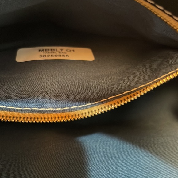 NWT Dooney & Bourke Alto Tassle Tote - Picture 8 of 12